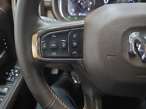 Used 2025 RAM 2500 Limited AWD/4WD image 19