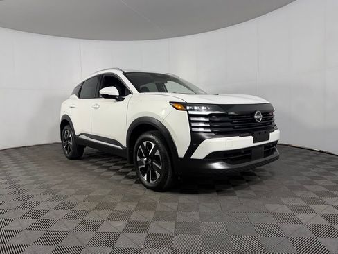 Used 2025 Nissan Kicks SR FWD image 5