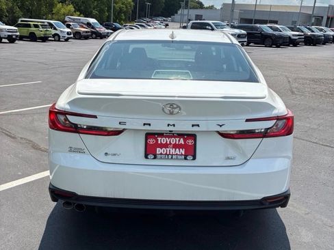 Used 2025 Toyota Camry SE FWD image 6