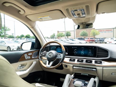 Used 2020 Mercedes-Benz GLS 580 4MATIC image 34