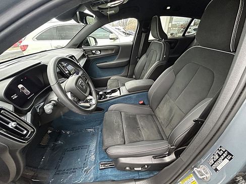 Used 2023 Volvo C40 P8 Recharge Ultimate image 4