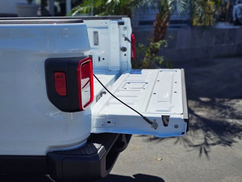 New 2026 Jeep Gladiator Sport AWD/4WD image 8