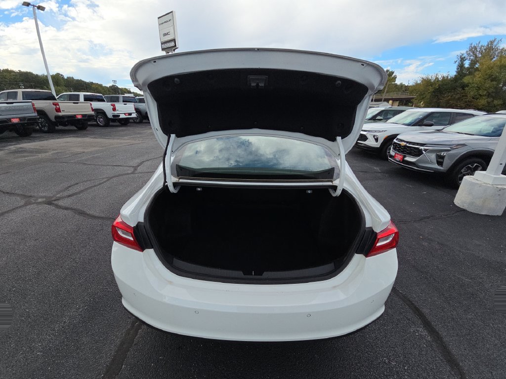 Used 2024 Chevrolet Malibu LT FWD image 31