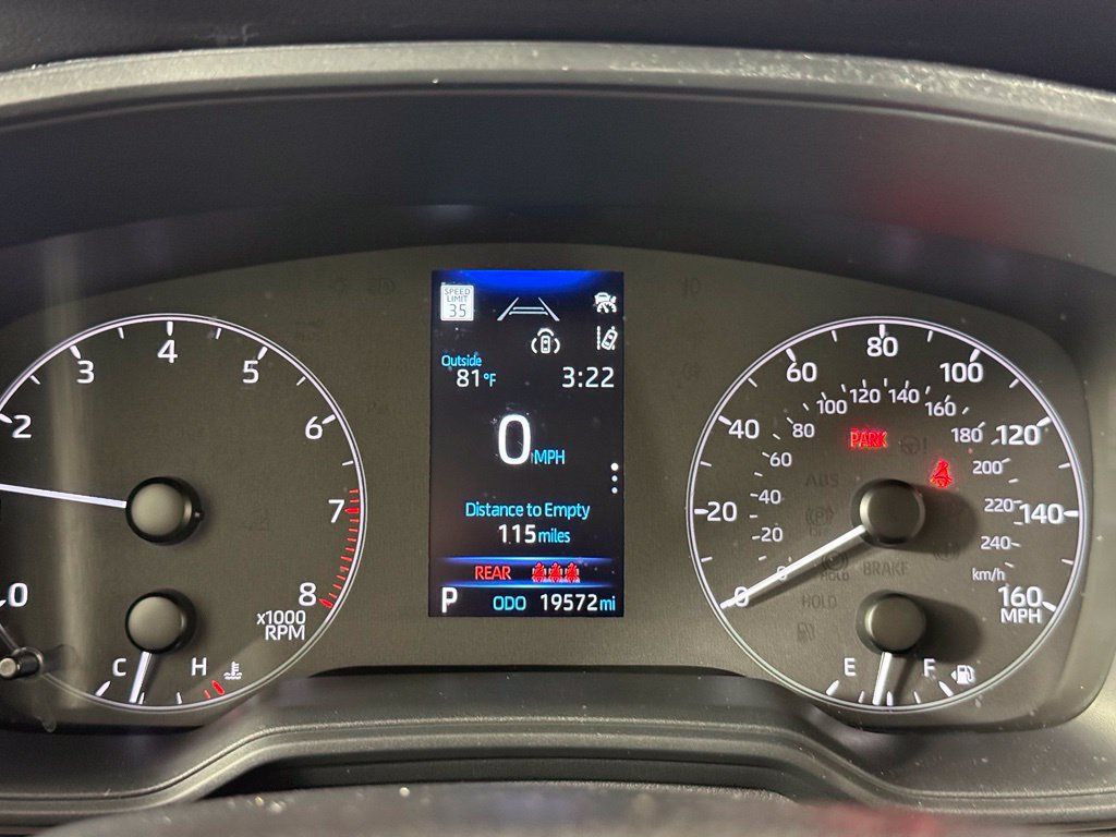 Used 2024 Toyota Corolla Cross L AWD/4WD image 21