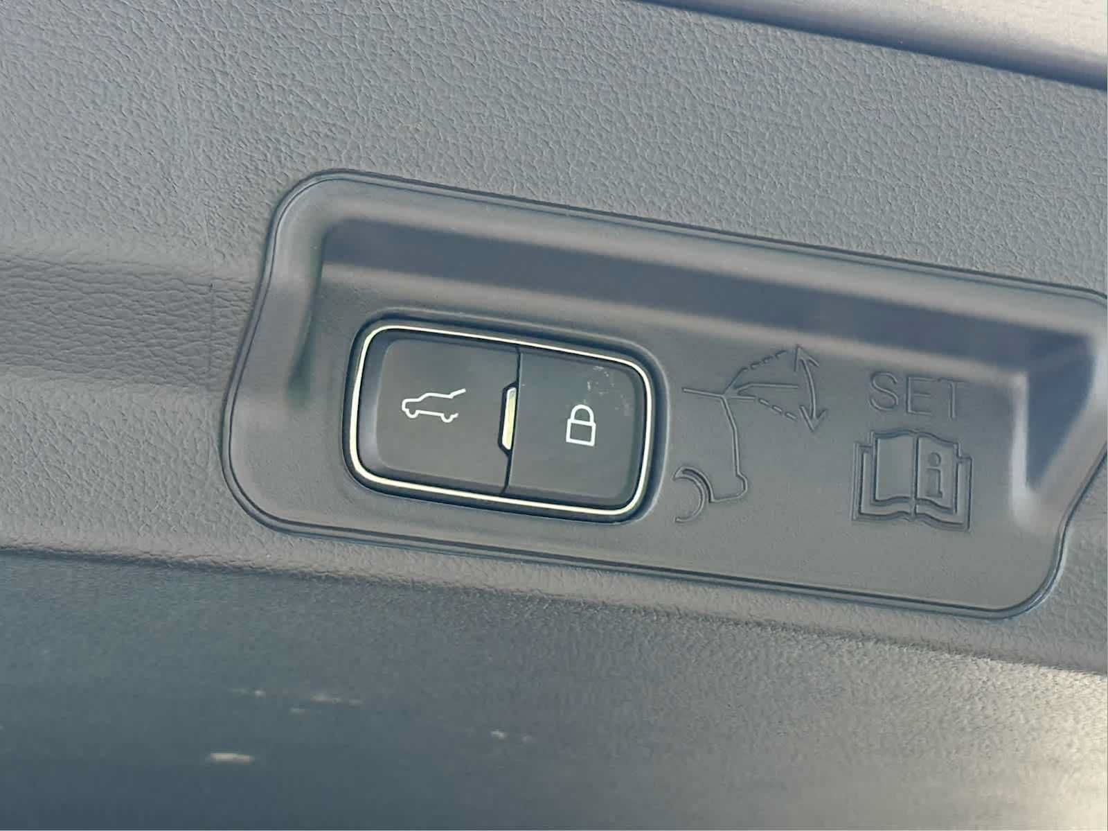 Used 2025 Ford Explorer ST-Line w/ ST-Line Street Pack AWD/4WD image 48
