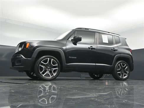 Used 2020 Jeep Renegade Latitude w/ Cold Weather Group AWD/4WD image 27