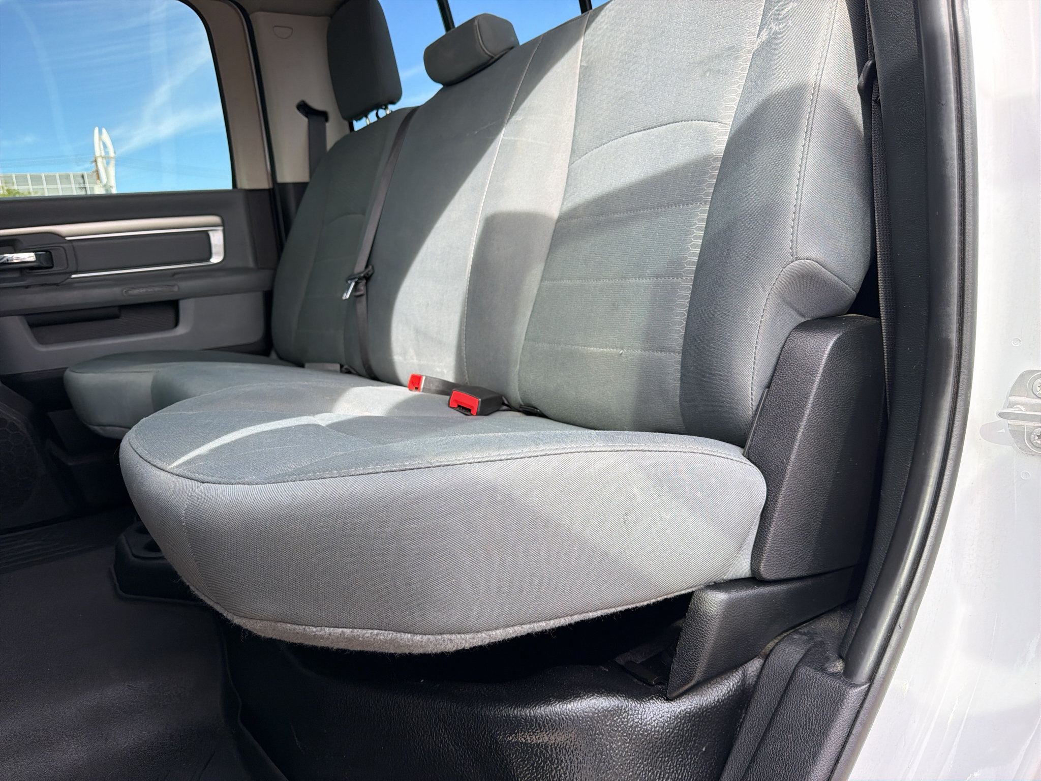Used 2018 RAM 3500 SLT AWD/4WD image 15
