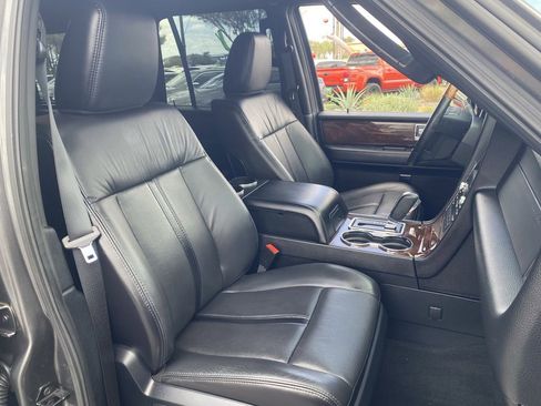 Used 2016 Lincoln Navigator Select AWD/4WD image 8
