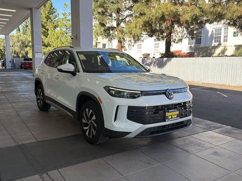 New 2025 Volkswagen Tiguan S image 7