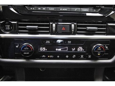 Used 2025 Nissan Pathfinder SV image 24