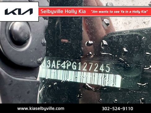 Used 2023 Kia Sportage EX image 1