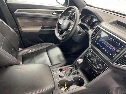Used 2021 Volkswagen Atlas Cross Sport SE image 24