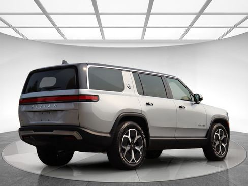 Used 2024 Rivian R1S Adventure Dual AWD/4WD image 6