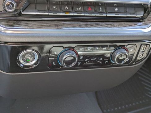 Used 2023 Chevrolet Silverado 1500 LT image 25