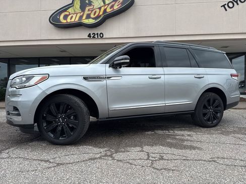 Used 2024 Lincoln Navigator Black Label AWD/4WD image 2