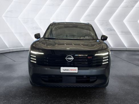 Used 2025 Nissan Kicks SR AWD/4WD image 2