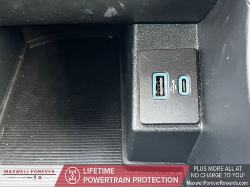 Used 2024 Ford Edge SEL image 6