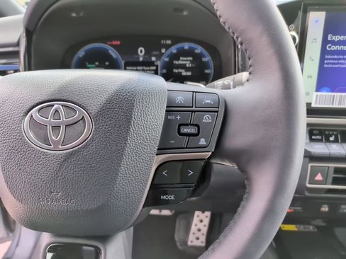 Used 2026 Toyota Camry XSE AWD/4WD image 19