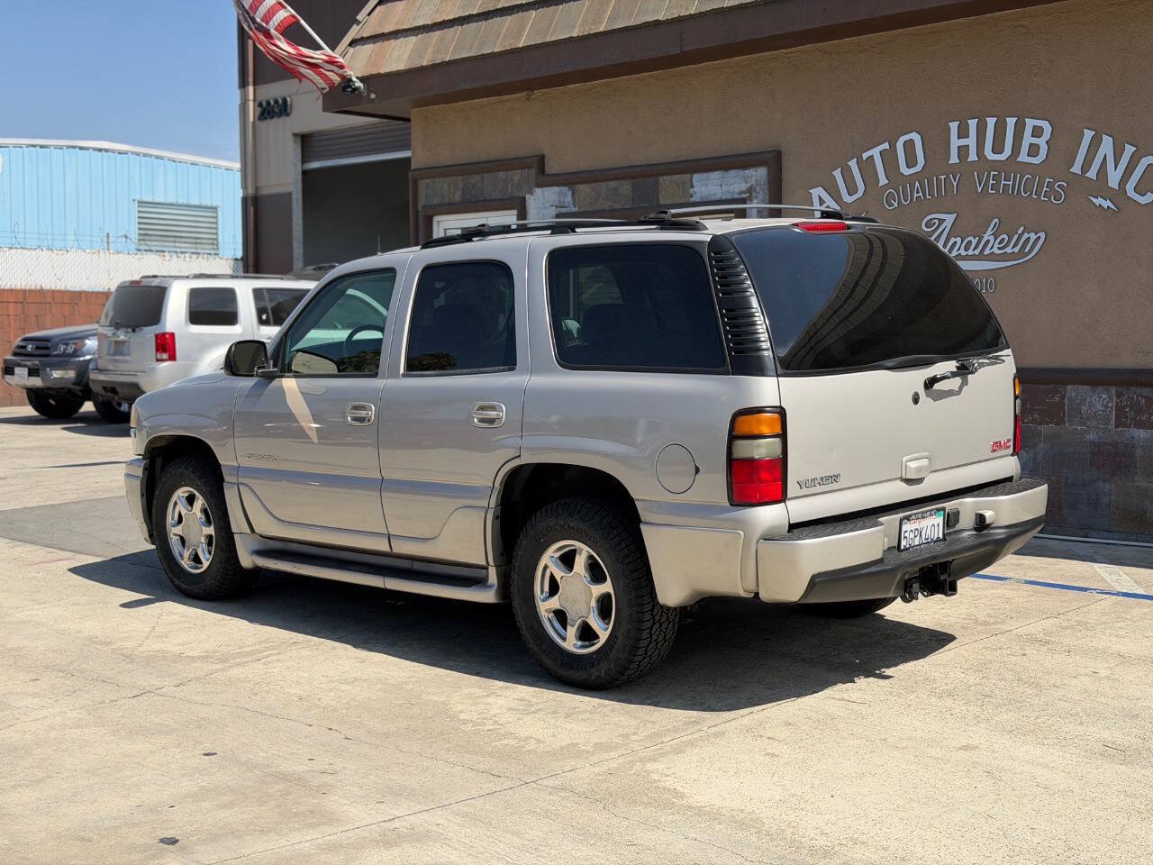 Used 2004 GMC Yukon Denali AWD/4WD image 7