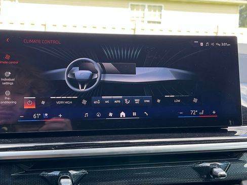 Used 2027 BMW X7 xDrive40i w/ M Sport Package AWD/4WD image 42