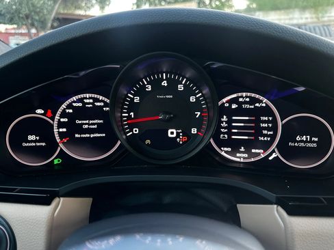 Used 2022 Porsche Cayenne Coupe image 35