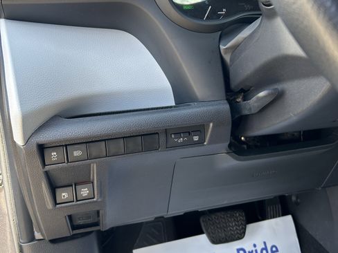 Certified 2025 Toyota Sienna XLE FWD image 16
