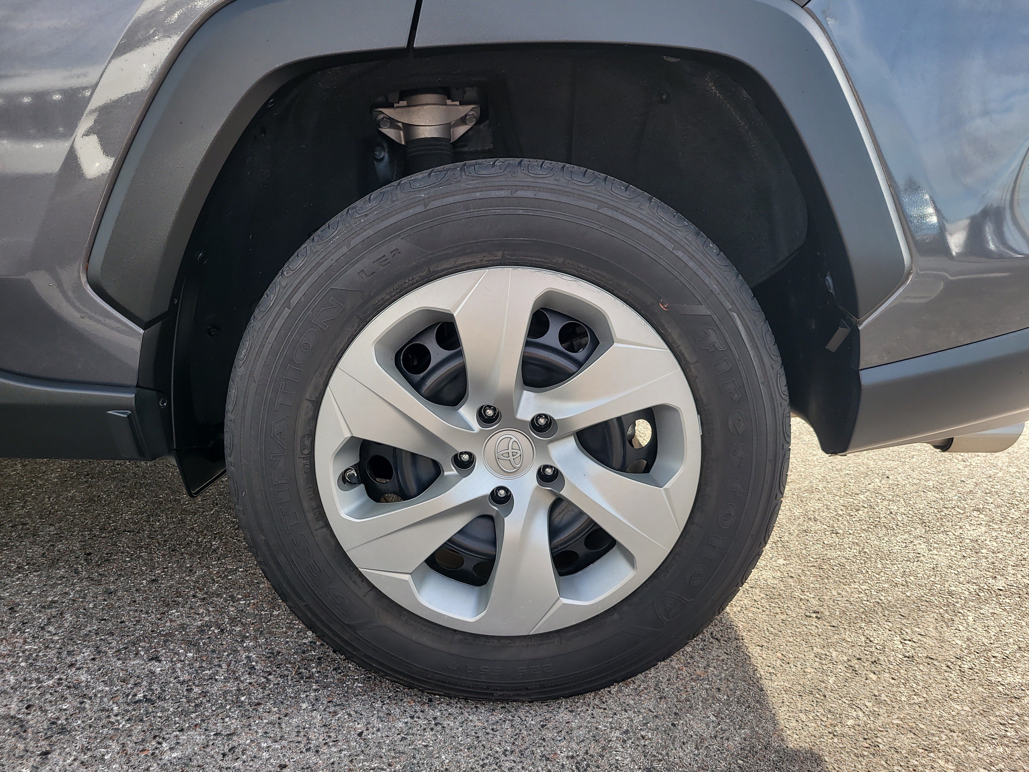 Used 2022 Toyota RAV4 LE FWD image 8