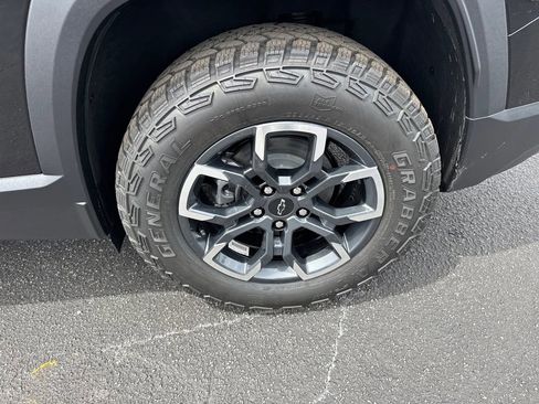 New 2026 Chevrolet Equinox ACTIV w/ Convenience Package III FWD image 21