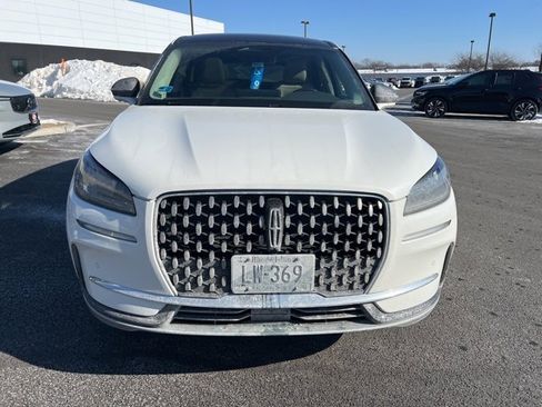 Used 2023 Lincoln Corsair AWD w/ Equipment Group 101A image 2