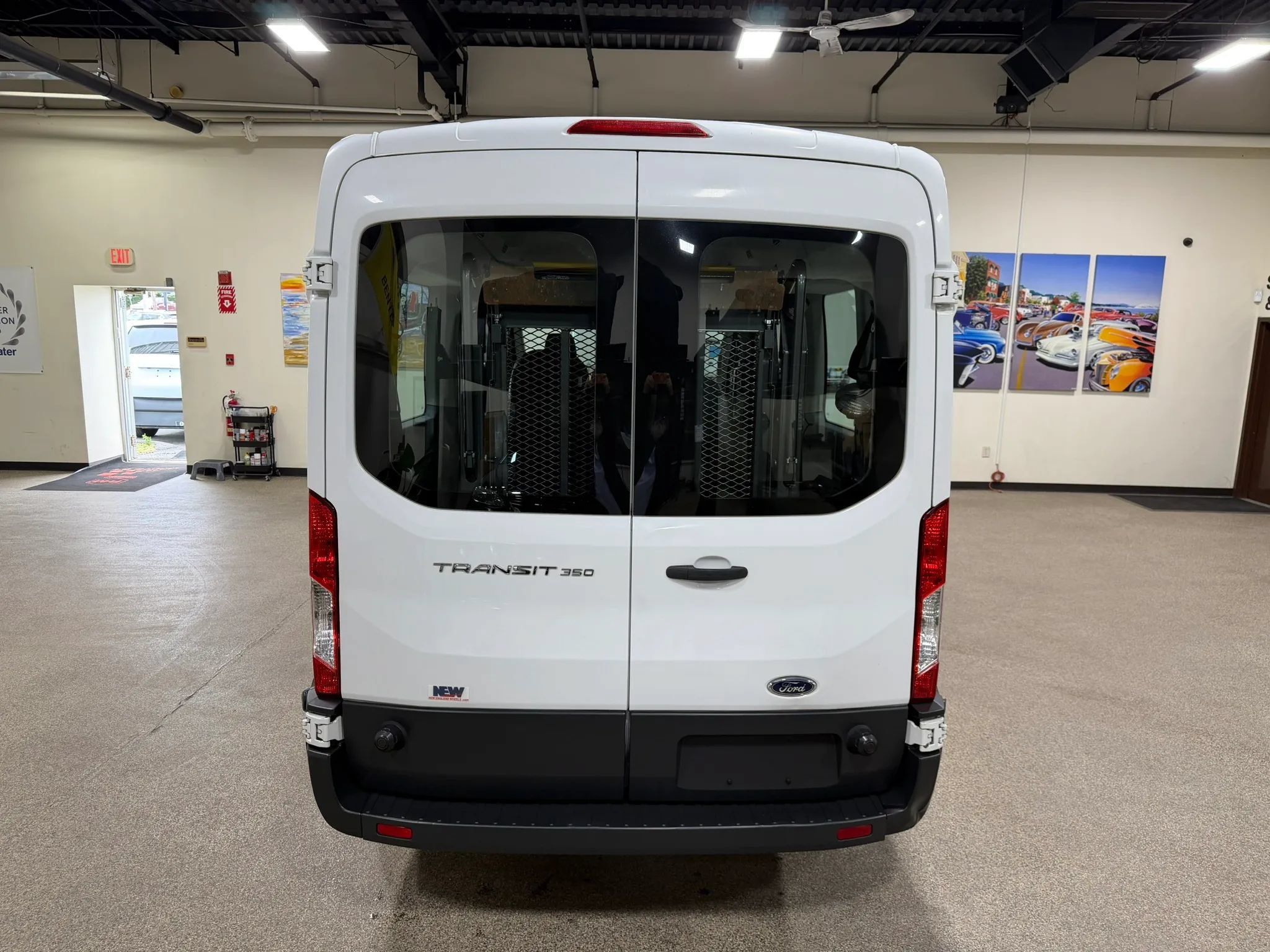 Used 2015 Ford Transit 350 XL RWD image 18