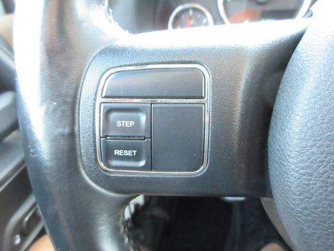 Used 2014 Jeep Wrangler Unlimited Sahara w/ Dual Top Group AWD/4WD image 26