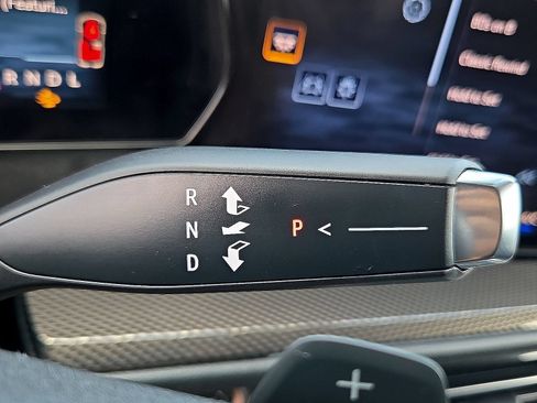 Used 2025 Chevrolet Traverse High Country FWD image 17