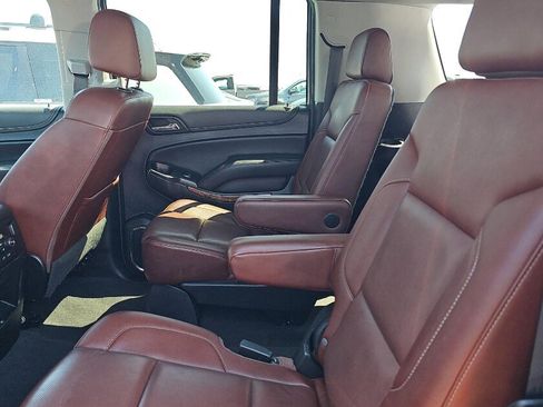 Used 2019 Chevrolet Suburban Premier w/ Premier Plus Edition AWD/4WD image 5