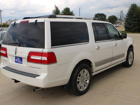Used 2012 Lincoln Navigator L 4WD image 5