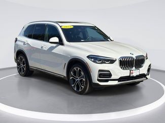 Used 2023 BMW X5 xDrive40i w/ Parking Assistance Package AWD/4WD video 1