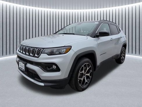 Used 2025 Jeep Compass Limited image 16