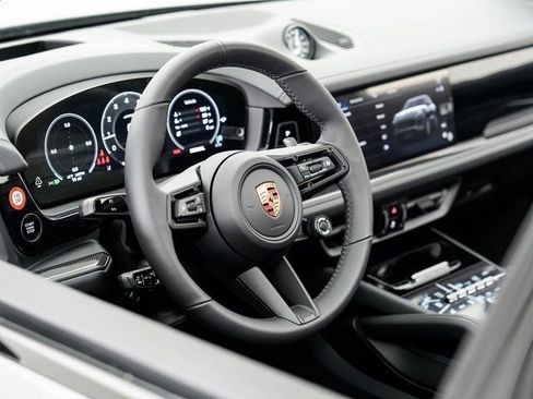 New 2026 Porsche Cayenne GTS image 9