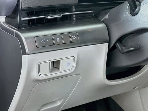 Used 2025 Hyundai Kona SEL FWD image 17