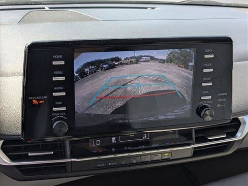 Used 2021 Toyota Sienna LE FWD image 13