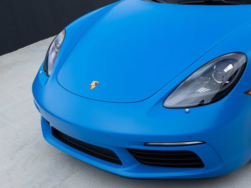 Used 2025 Porsche 718 Cayman image 12
