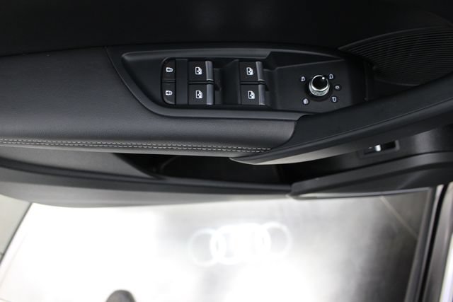 Used 2023 Audi Q5 2.0T Premium Plus w/ Premium Plus Package AWD/4WD image 38