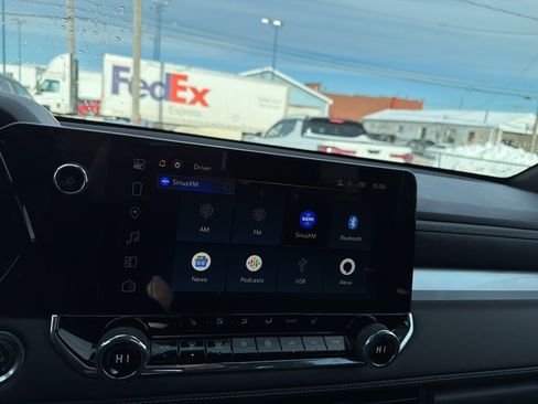 Used 2024 Chevrolet Colorado LT w/ LT Convenience Package II image 24