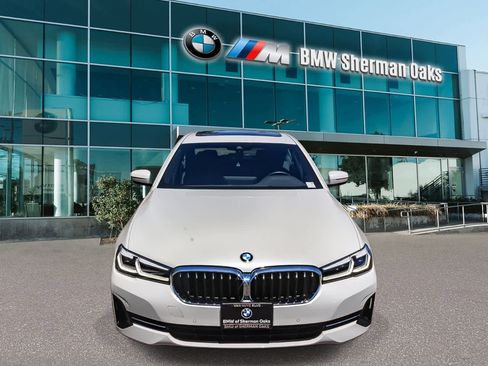 Certified 2023 BMW 530i w/ Convenience Package RWD image 4