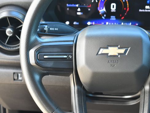 Used 2024 Chevrolet Colorado W/T RWD image 17