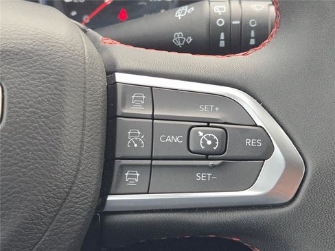 Certified 2025 Jeep Compass Trailhawk image 34