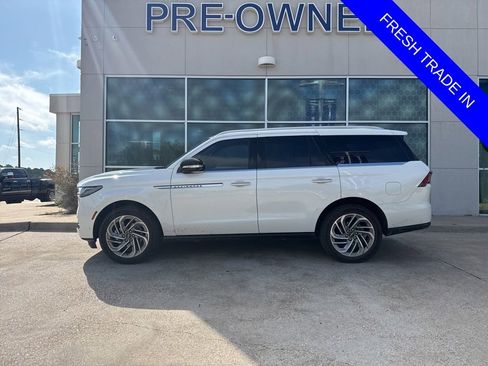 Used 2025 Lincoln Navigator Reserve AWD/4WD image 1