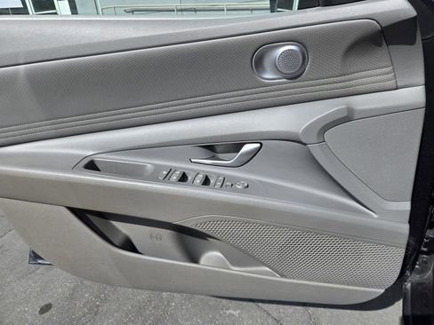 Used 2021 Hyundai Elantra SEL w/ Convenience Package image 19