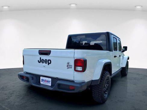 Used 2023 Jeep Gladiator Sport AWD/4WD image 11