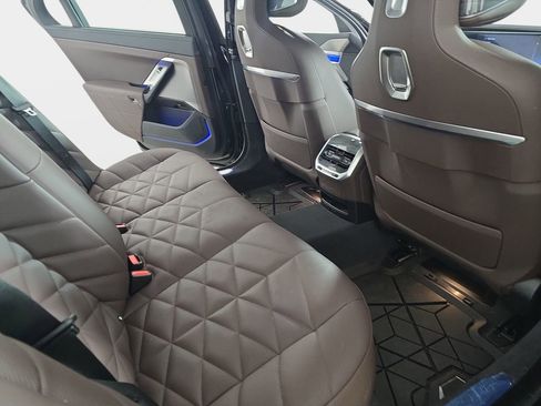 Used 2025 BMW 740i xDrive image 12