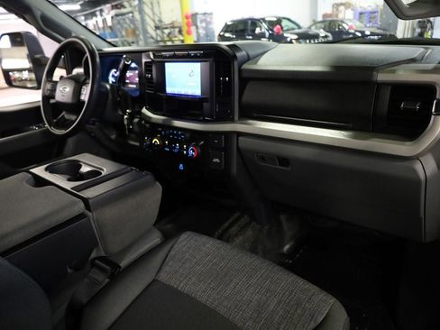 Certified 2024 Ford F350 XLT w/ FX4 Off-Road Package image 31